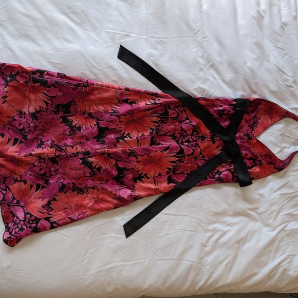 Le Chateau Silky Cocktail Dress (Size XS) - Picture 4 of 7
